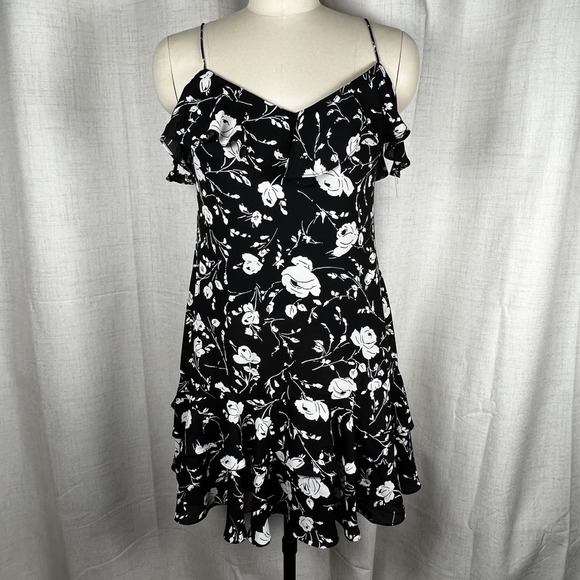 Lauren Ralph Lauren Dresses & Skirts - Lauren Ralph Lauren Women's 2 Black‎ Floral Georgette Tiered Mini Dress Romantic